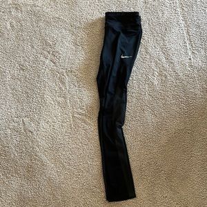 Black Nike leggings